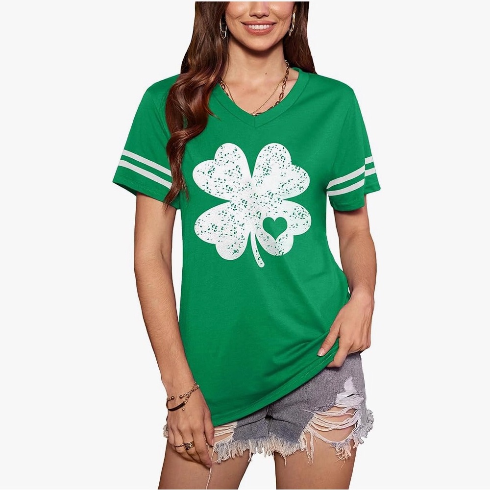 Spadehill St Patty’s Clover Heart V-Neck Graphic Tee